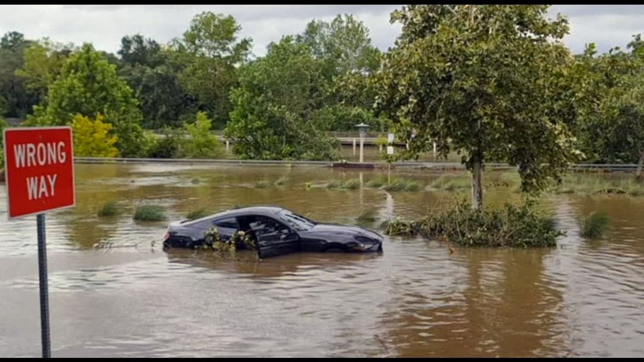 Texas, a Houston si contano i danni dopo il passaggio di Beryl