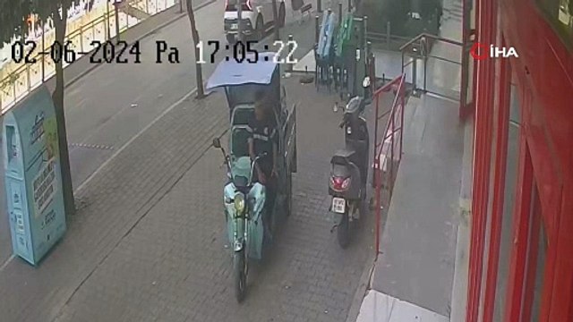 Adana'da yaşanan hırsızlık pes dedirtti: Motosikleti sahibiyle birlikte çaldılar