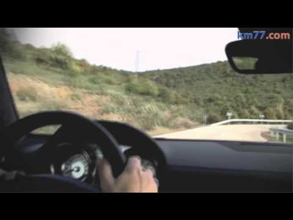 Mercedes-Benz SLS AMG 2010.  Sonido motor