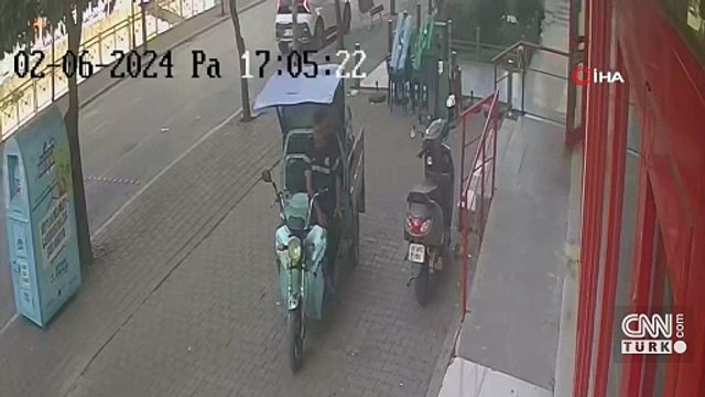 Adana'da bir garip olay... Motosikleti sahibiyle birlikte çaldı!