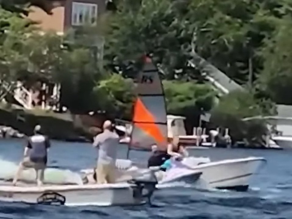 Vom jetski gesprungen: jugendlicher stoppt führerloses boot