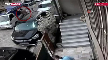 El frenini çekmeyi unuttu, kamyoneti camdan içeri atlayarak durdurdu