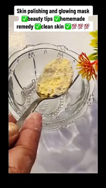 Homemade face mask for skin polishing and glowing skin