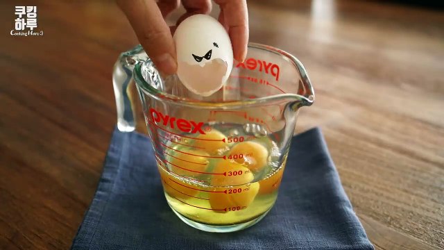 5 Minutes!! 3 Amazing Quick Toast Recipes! Pour Eggs on Bread! Perfect Breakfast