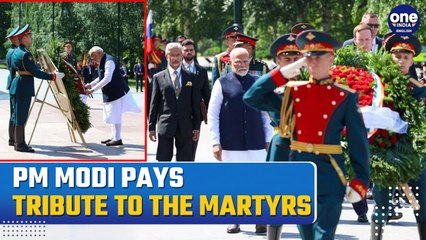 Download Video: PM Modi Lays Wreath at Unknown Soldiers’ Tomb in Moscow, Russia | Watch Video