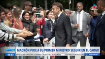 EmmanuelMacron le pide a su primer ministro seguir en su cargo