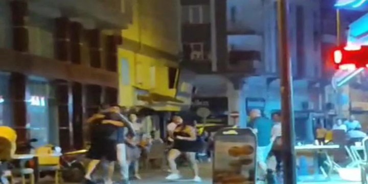 Kız arkadaşıyla kavga eden kadınlara saldırdı