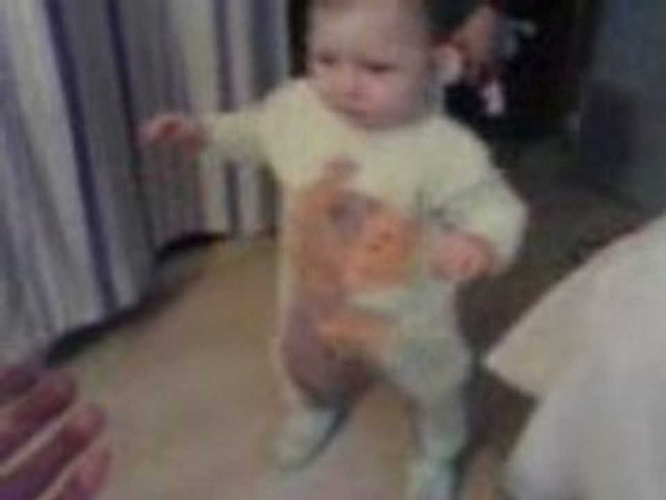 Gabin marche pour de vrai :o)