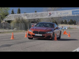 BMW Serie 8 2019 - Maniobra de esquiva (moose test) y eslalon | km77.com