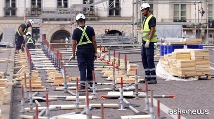 Parigi in fermento per le Olimpiadi: si montano le tribune lungo la Senna