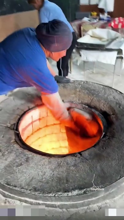 صنع الخبز منتديات في تندور كبير