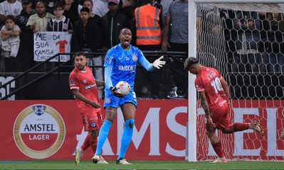 نوتنغهام فورست يضمّ حارس المرمى البرازيلي "العملاق" كارلوس ميغيل