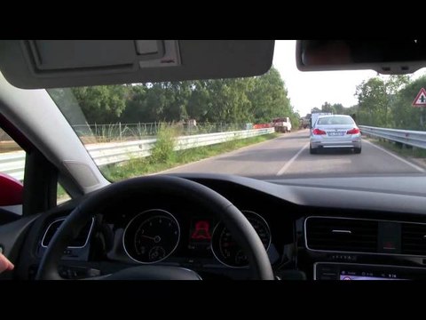 Volkswagen Golf 7 (2013) Asistente de frenada de emergencia