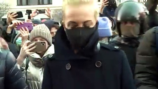 Rússia emite mandado de prisão contra viúva de Alexei Navalny