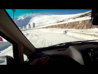 Mercedes-Benz Experiencia 4MATIC Cursos de conducción sobre nieve y hielo. Ejercicio 7