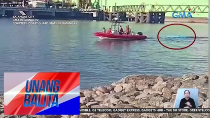 Tải video: Dalawang mangingisda, nailigtas matapos tumaob sa laot ang kanilang bangka | Unang Balita