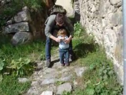 1 kilomètre à pied, ça use.... les souliers!...