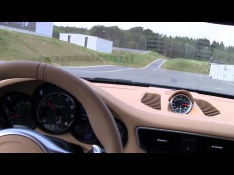 Porsche 911 Turbo S. Modelo 2013. Circulación a vela y sonido del coche