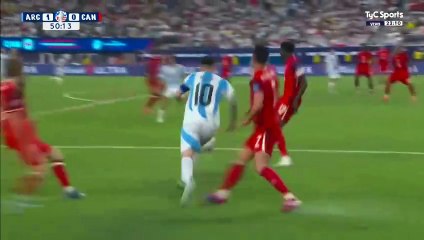 Gol de Messi, desvió el disparo de Enzo Fernández, Argentina gana 2 a 0 en New Jersey
