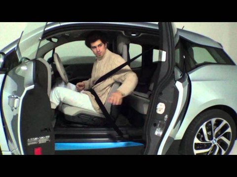BMW i3. Modelo 2014. Acceso al habitáculo