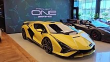 Lamborghini Veneno vs Lamborghini SIAN