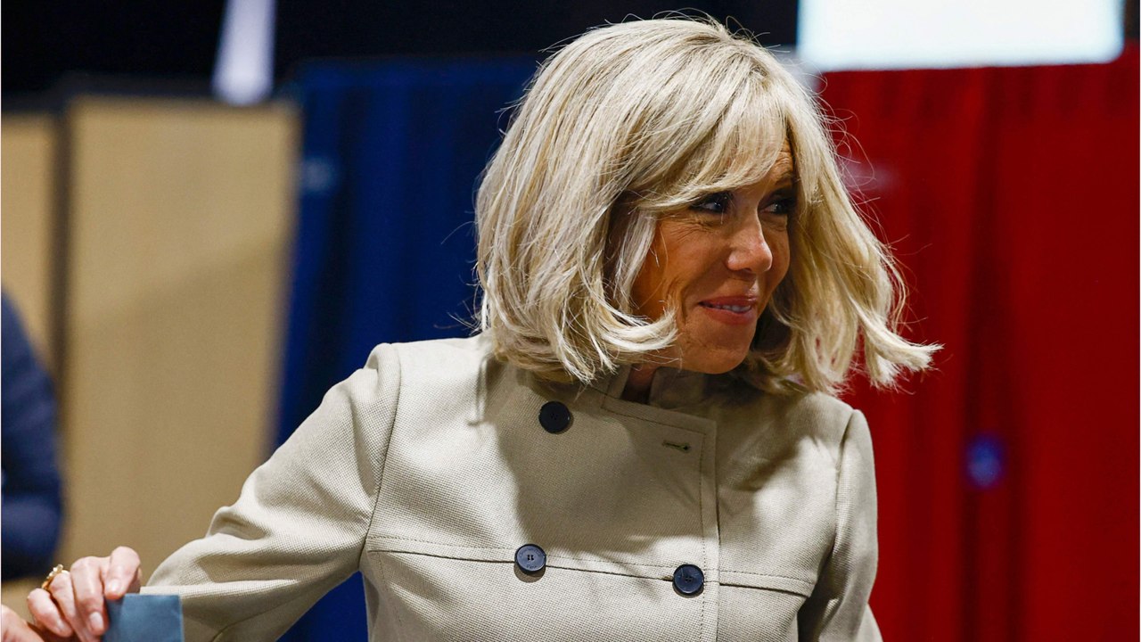 VOICI - “Elle n’a pas changé !” : les confidences sans filtre de Laurence et Tiphaine Auzière, les filles de Brigitte Macron