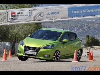 Nissan Micra 2017 - Maniobra de esquiva (moose test) y eslalon | km77.com