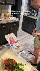 Bebé conversa com avós surdos - TikTok - Linguagem gestual