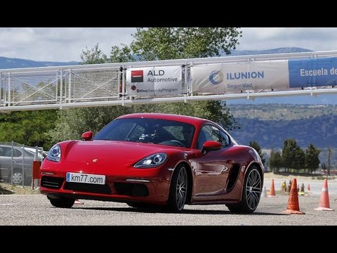 Porsche 718 Cayman 2016 - Maniobra de esquiva (moose test) y eslalon | km77.com