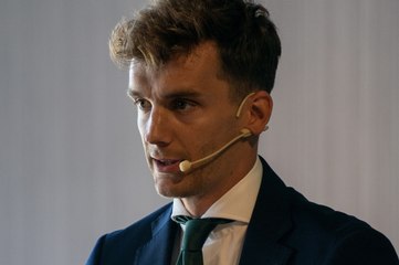 Primeras palabras de Llorente