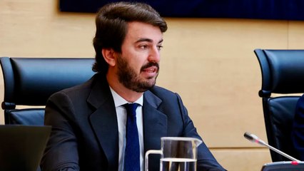 Vox advierte al PP tras aceptar el reparto de menores: "Entre el honor y los barcos, escogemos el honor"