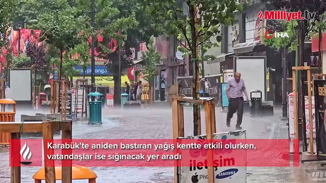Yağmur aniden bastırdı, vatandaş sığınacak yer aradı