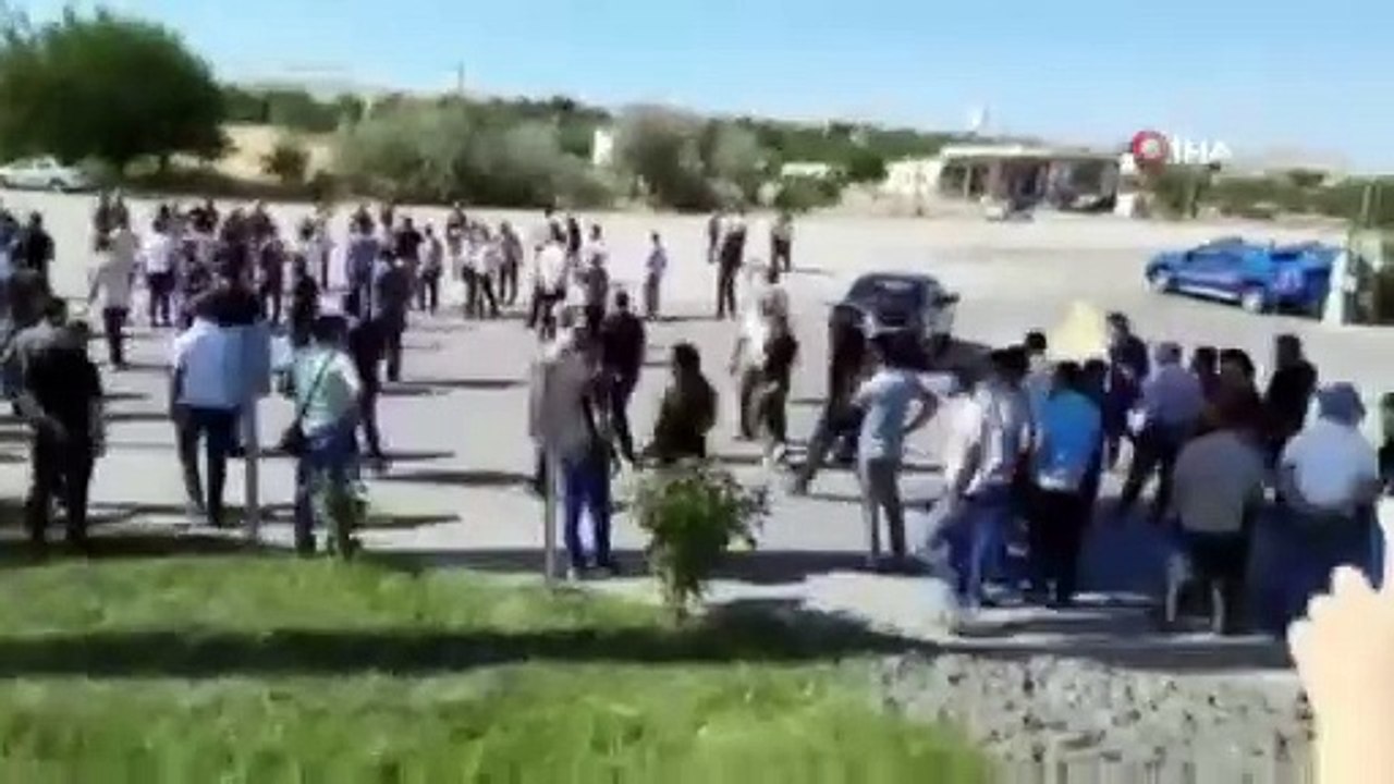 Şirket sahibinin tehdit ettiği Eti Krom işçilerinden oturma eylemi