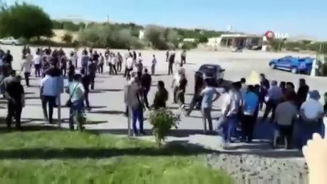 Şirket sahibinin tehdit ettiği Eti Krom işçilerinden oturma eylemi