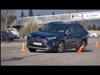 Toyota RAV4 2019 - Maniobra de esquiva (moose test) y eslalon | km77.com