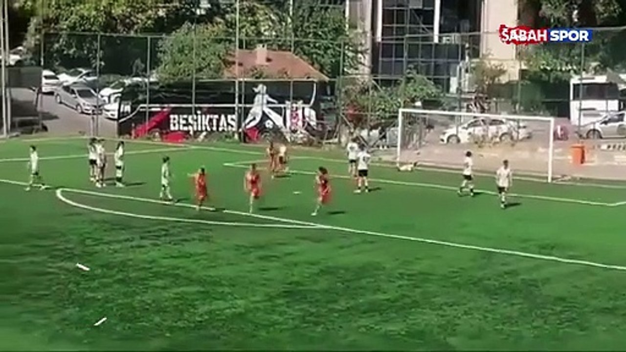 Galatasaray'ın gol sevinci pahalıya mal oldu: Beşiktaş santradan attı