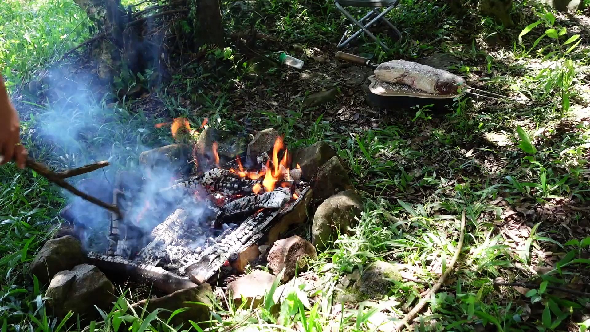 BRAZILIAN ADVENTURE ASMR - Girl fishing and preparing a delicious barbecue in the middle of nature