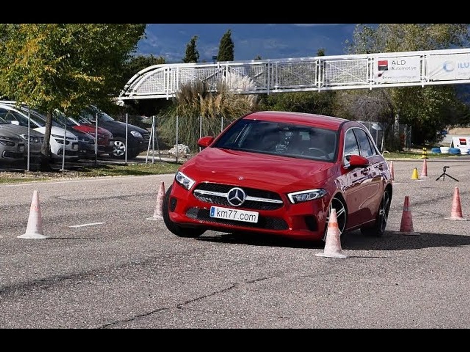 Mercedes-Benz Clase A 2018 - Maniobra de esquiva (moose test) y eslalon | km77.com