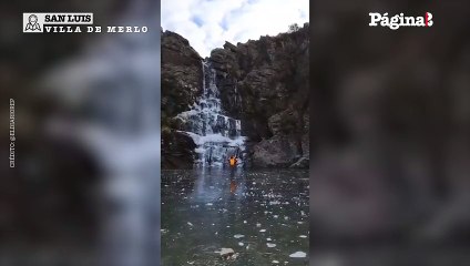 Villa de Merlo: se congeló la cascada del Salto del Tigre en las Sierras de los Comechingones