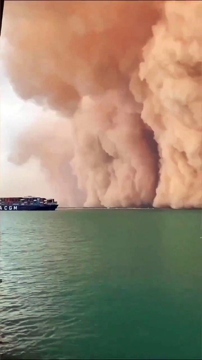 Mısır'da gerçekleşen kum fırtınası