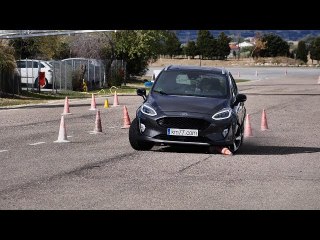 Ford Fiesta Active 2018- Maniobra de esquiva (moose test) y eslalon | km77.com