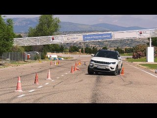 Jeep Compass 2017 - Maniobra de esquiva (moose test) y eslalon | km77.com
