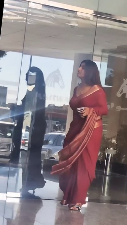 Aunty Saree...