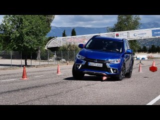 Mitsubishi ASX 2017 - Maniobra de esquiva (moose test) y eslalon | km77.com