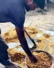 عملية صب الحديد المذهلة باستخدام القالب الرملي