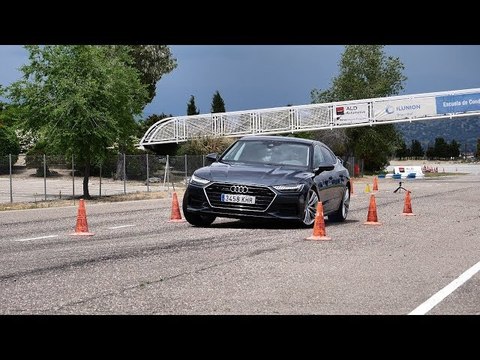 Audi A7 2018 - Maniobra de esquiva (moose test) y eslalon | km77.com