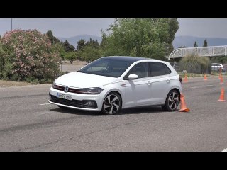 Volkswagen Polo GTI 2018 - Maniobra de esquiva (moose test) y eslalon | km77.com