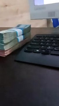 working at night feels really sleepy.. it's still a long time, it's not time to go home yet.. ‍♂️