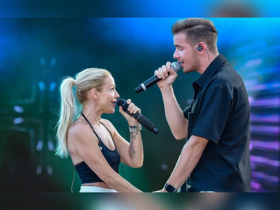 Schlagerstar Michelle zieht blank gegen Hass