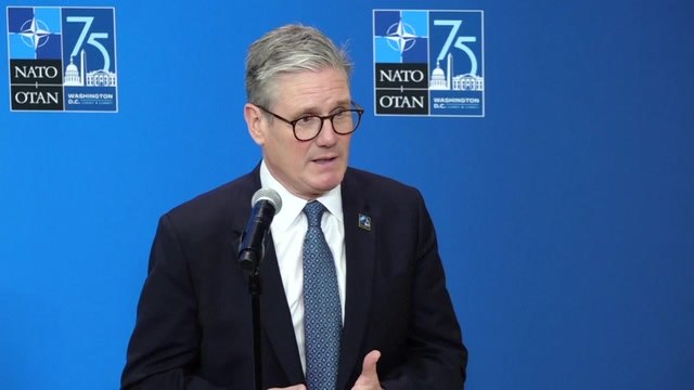 Keir Starmer warns Putin of Nato resolve against Russia 'aggression threat'